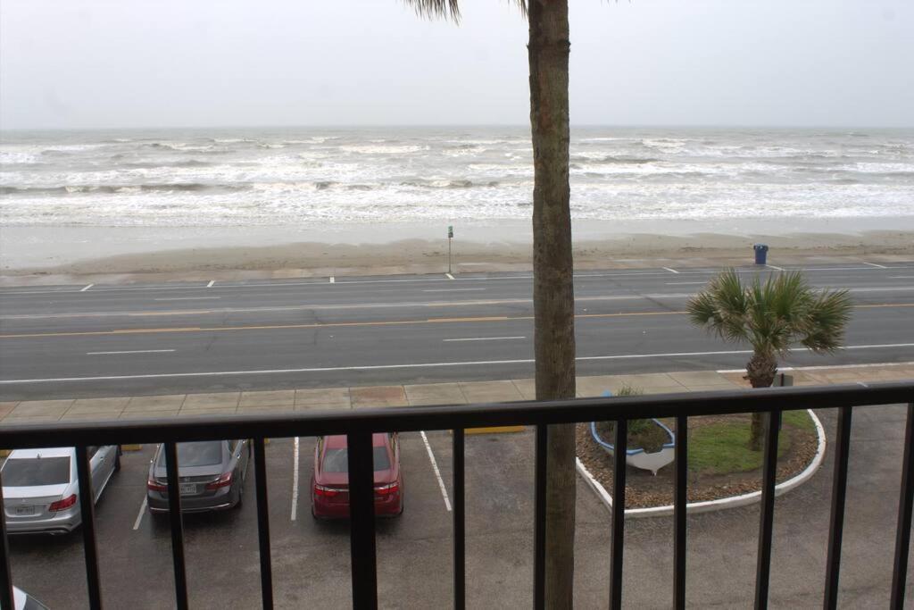 Bello Condominio Con Vista Al Mar, Jacuzzi Interno ガルベストン エクステリア 写真
