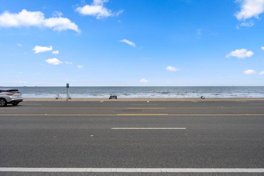 Bello Condominio Con Vista Al Mar, Jacuzzi Interno ガルベストン エクステリア 写真